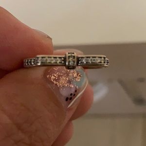 Pandora Ring